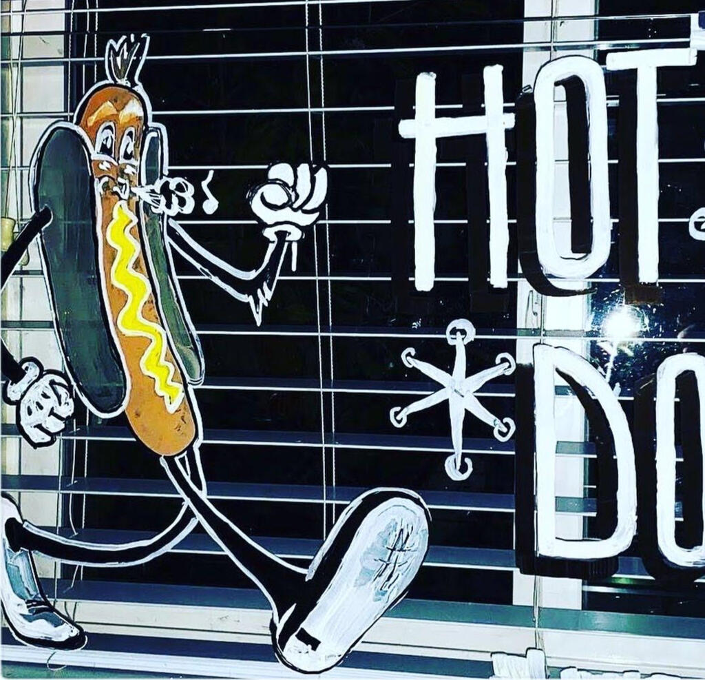hot dog cartoon wonky window